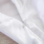 1 sarung bantal satin sutra untuk rambut dan kulit wajah untuk mencegah kerutan tersembunyi dengan aksesori.